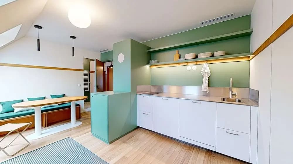 Altido Pleasant 1-bed Flat w Shared Courtyard - photo 3