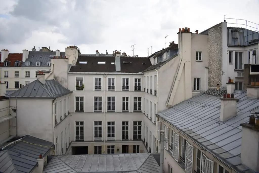 Stylish and Modern Apartment in Le Marais - photo 1