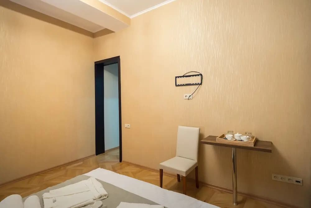 Hotel 9 rooms - photo 4