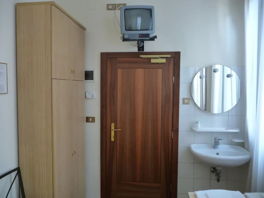 Tivoli Hotel - photo 14