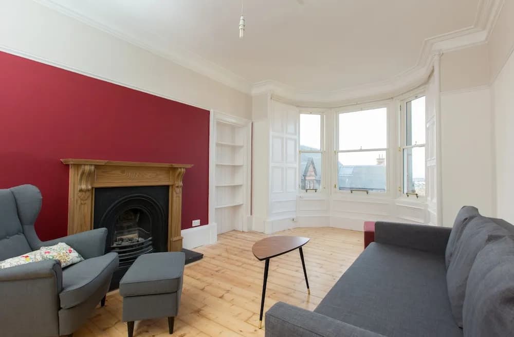 Spacious 1BR Flat With View in Edinburgh -sleeps 4 - photo 3