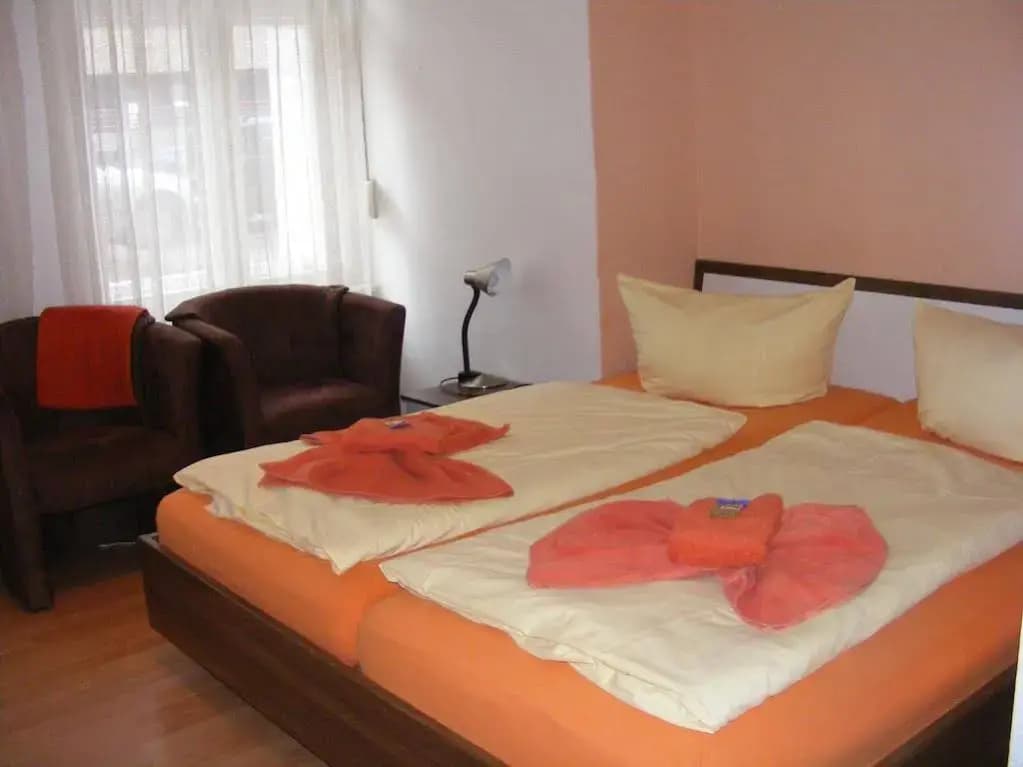 Hotel Pension Tempelhof - photo 3