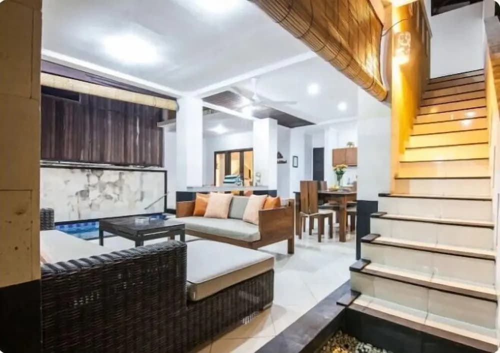 SMV . 5-BR · 5BR Pool Prime Area Walk to Beach N Shops Legian - photo 2