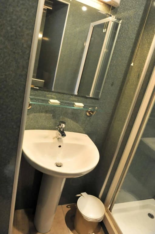 Thrums Hotel - photo 8