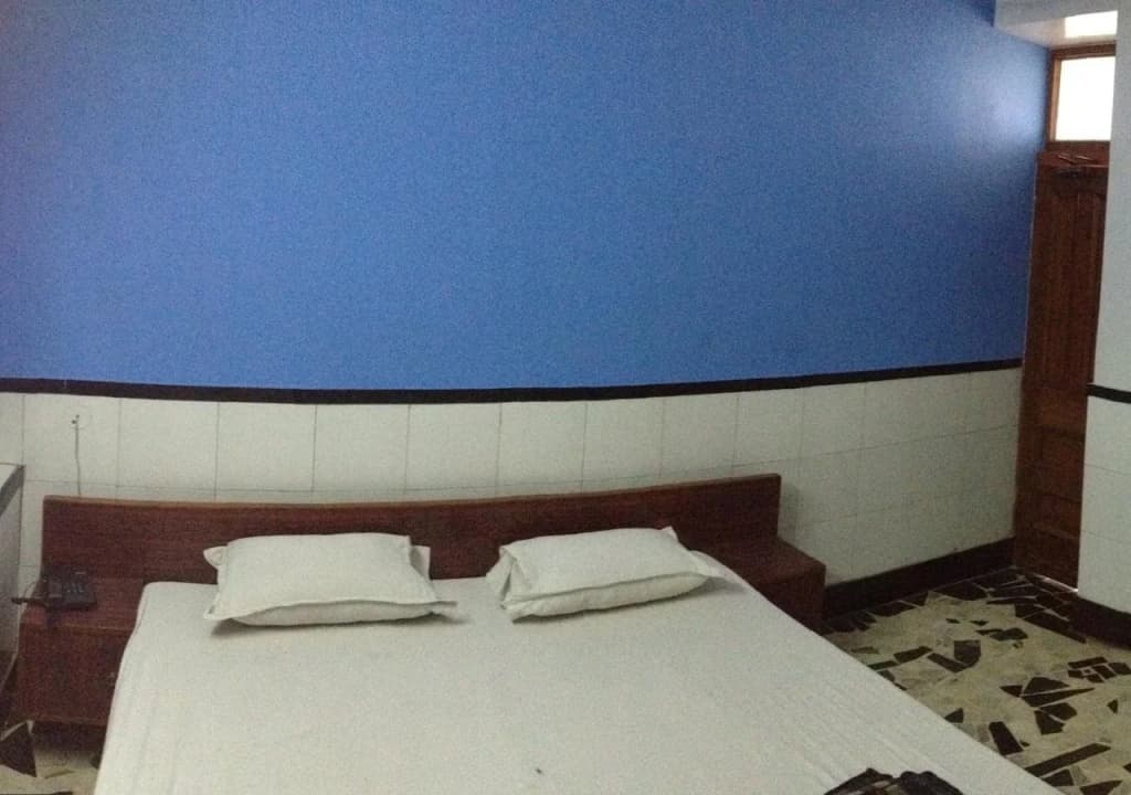 New Royal Hotel - photo 4