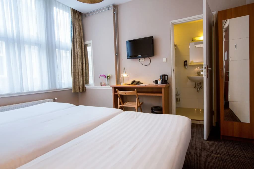 Dutch Design Hotel Vondelpark - photo 3