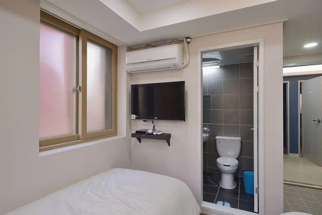 Red Guest House - photo 9