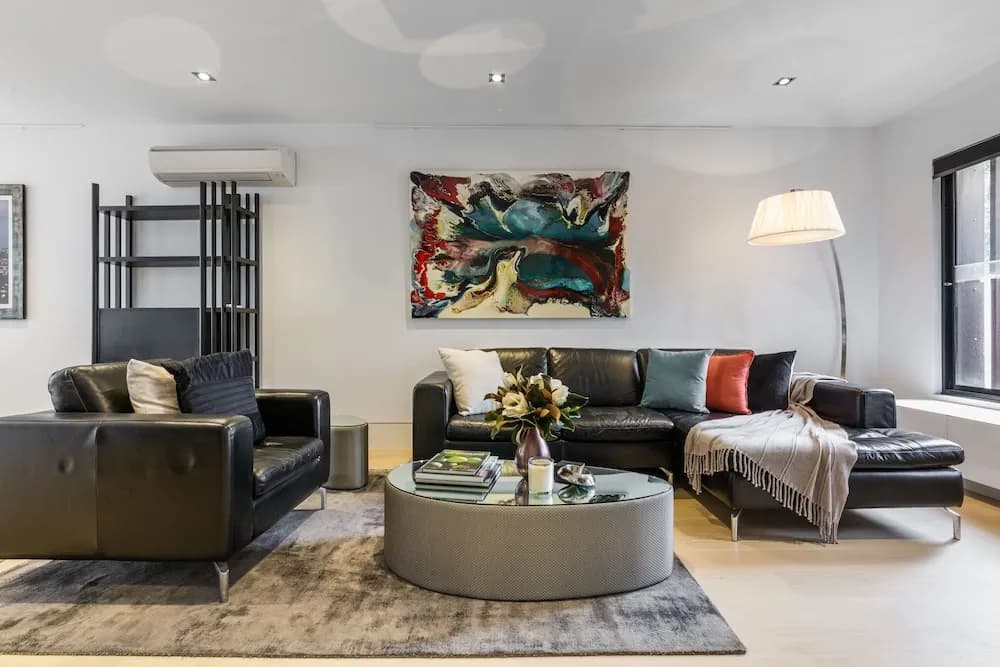Luxury Designer Townhouse Parking - photo 11