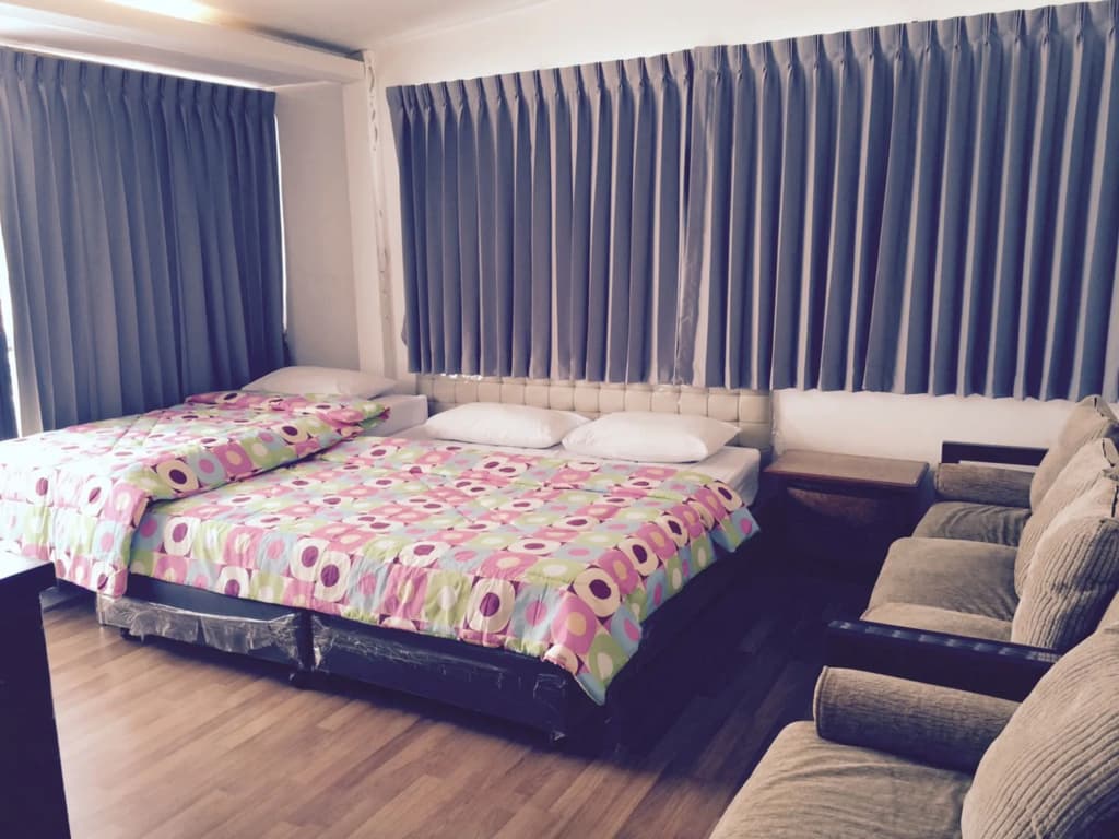 Nine Place Sukhumvit 40 - Hostel - photo 4