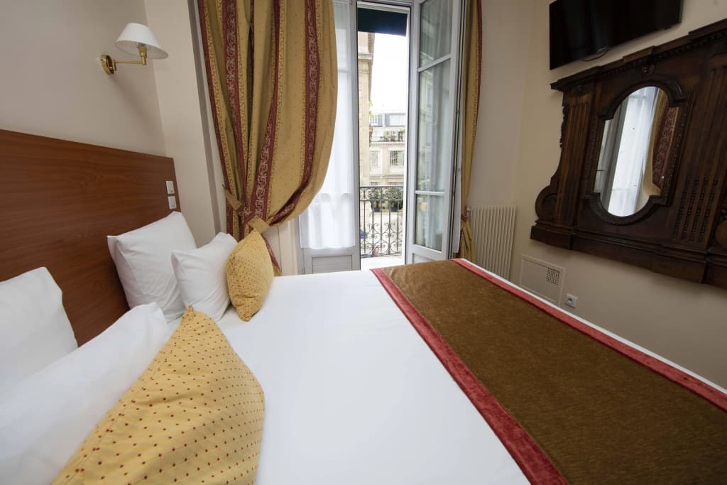Queens Boutique Hotel - photo 6