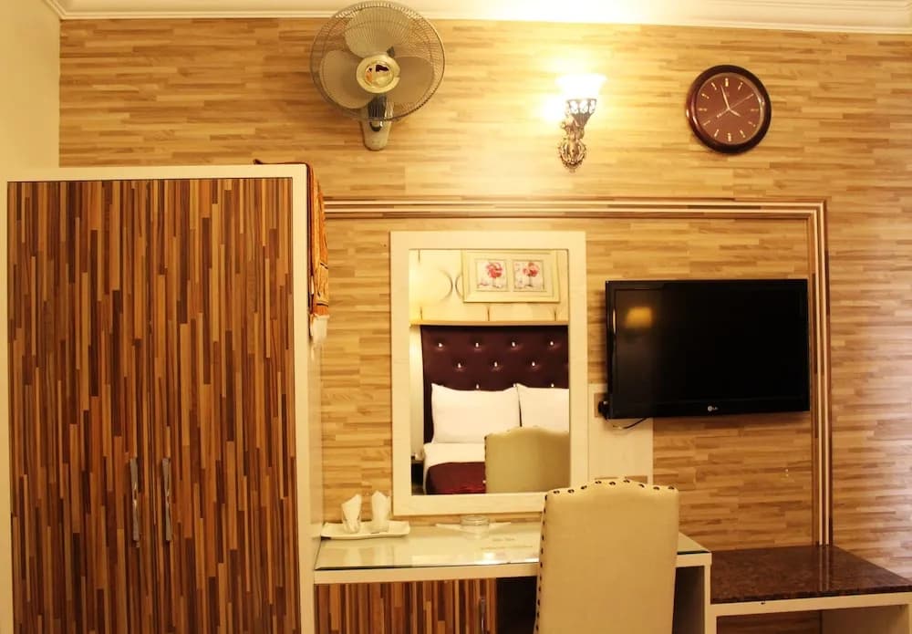 Sutchi Hotel - photo 4