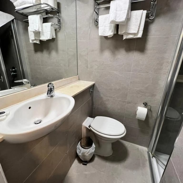 Hotel Cavendish - photo 26