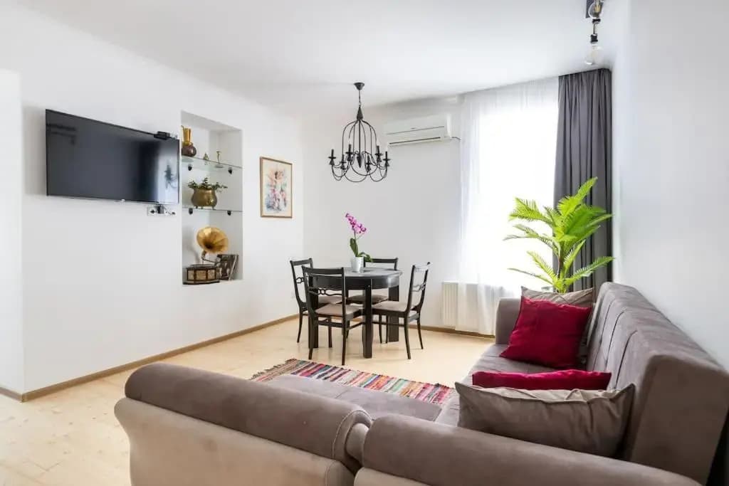 2 Bedroom Apartment Behind Opera House - photo 9