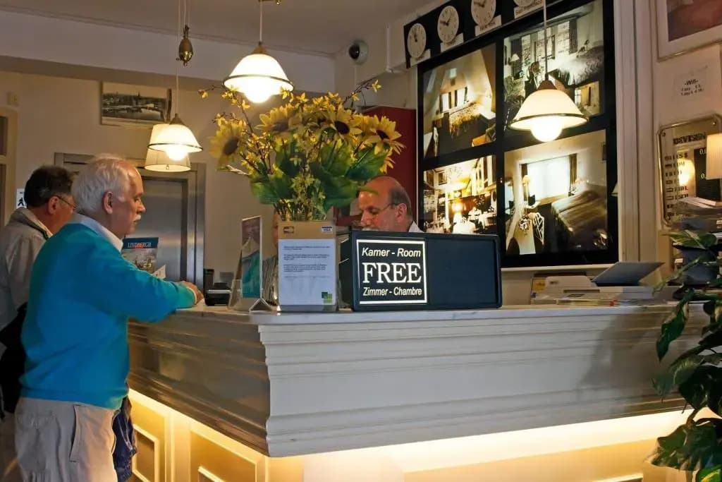 Hotel Prins Hendrik - photo 17