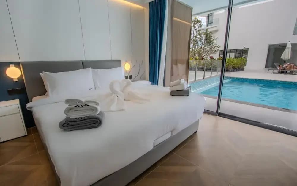 189/222 3BR Beachfront Luxe Pool Access - photo 2