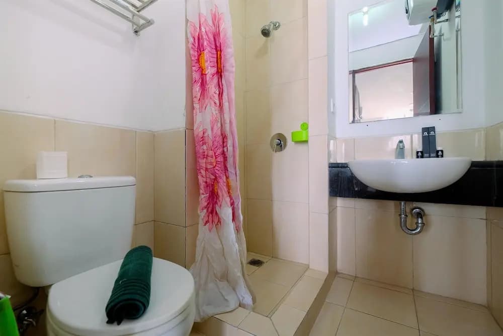 Comfort And Homey Studio Apartment At Mangga Dua Residence - photo 6