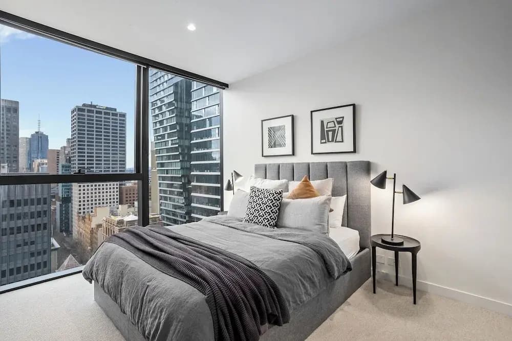Luxuria Apartments - Collins House - photo 2
