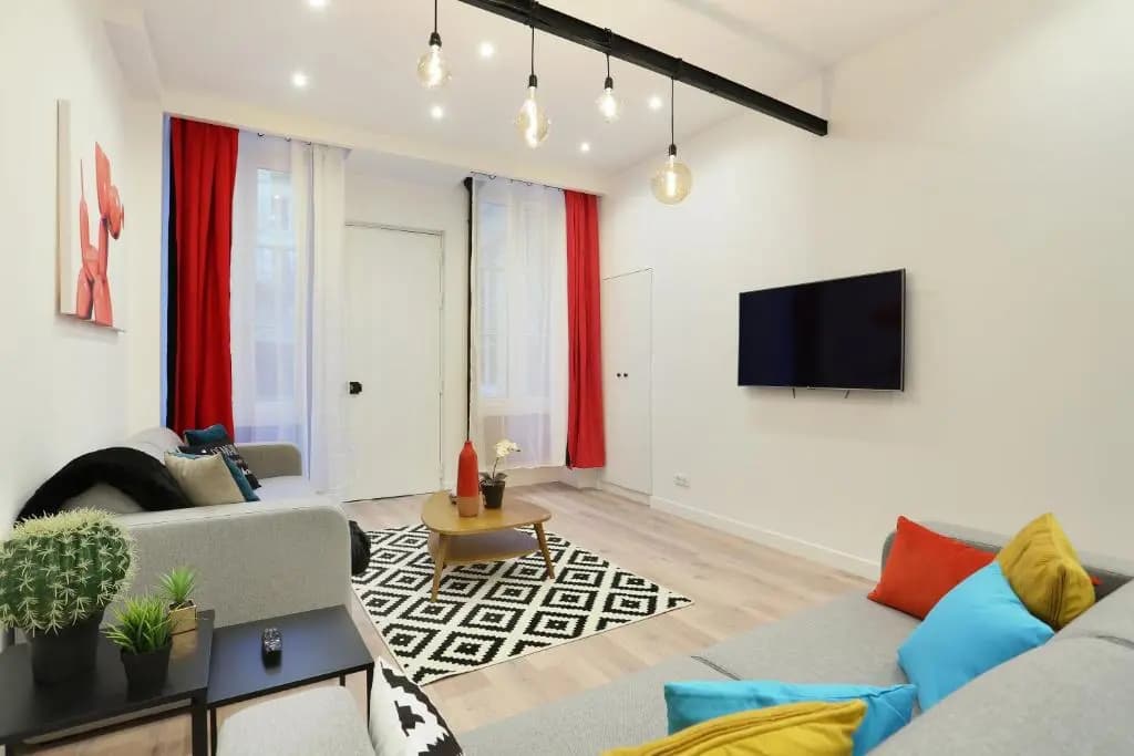 Pick A Flat's Upper Marais Apartments- Rue du Faubourg Saint-Martin - photo 3