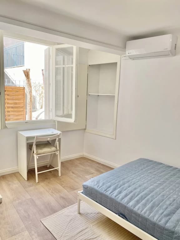 Quiet Flat With Outdoor Space in Central Athens - photo 4