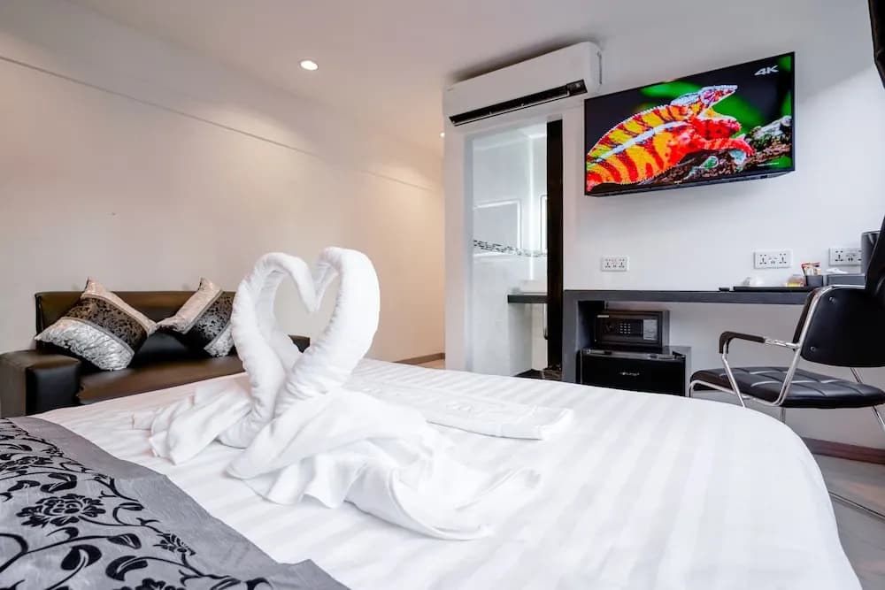 Thonglor Suites Hotel - photo 10