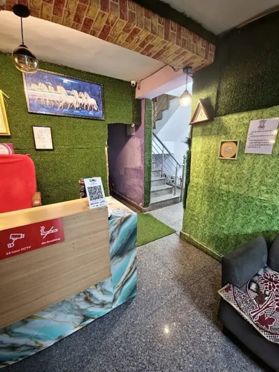 Green Orbit Hotel - photo 5