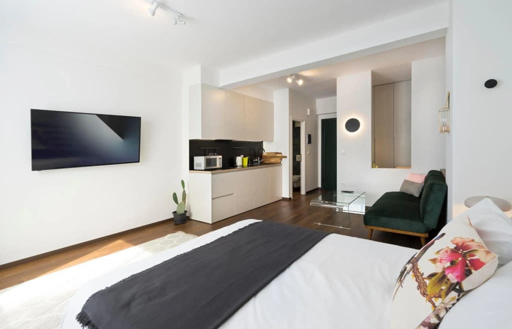 Athens' Best Location- Stunning & Spacious Studio - photo 3