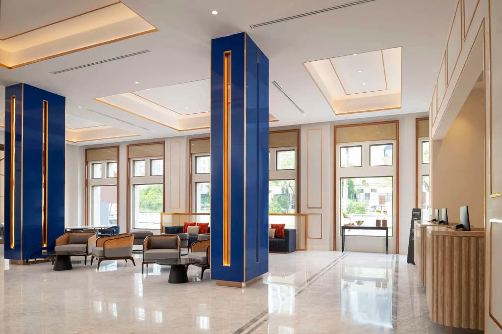 Radisson Hotel Chateau de Bangkok - photo 2