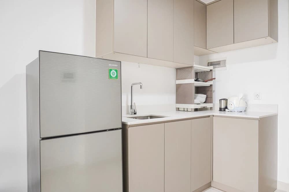 Stunning And Strategic 2Br Gold Coast Apartment Near Pik - photo 14