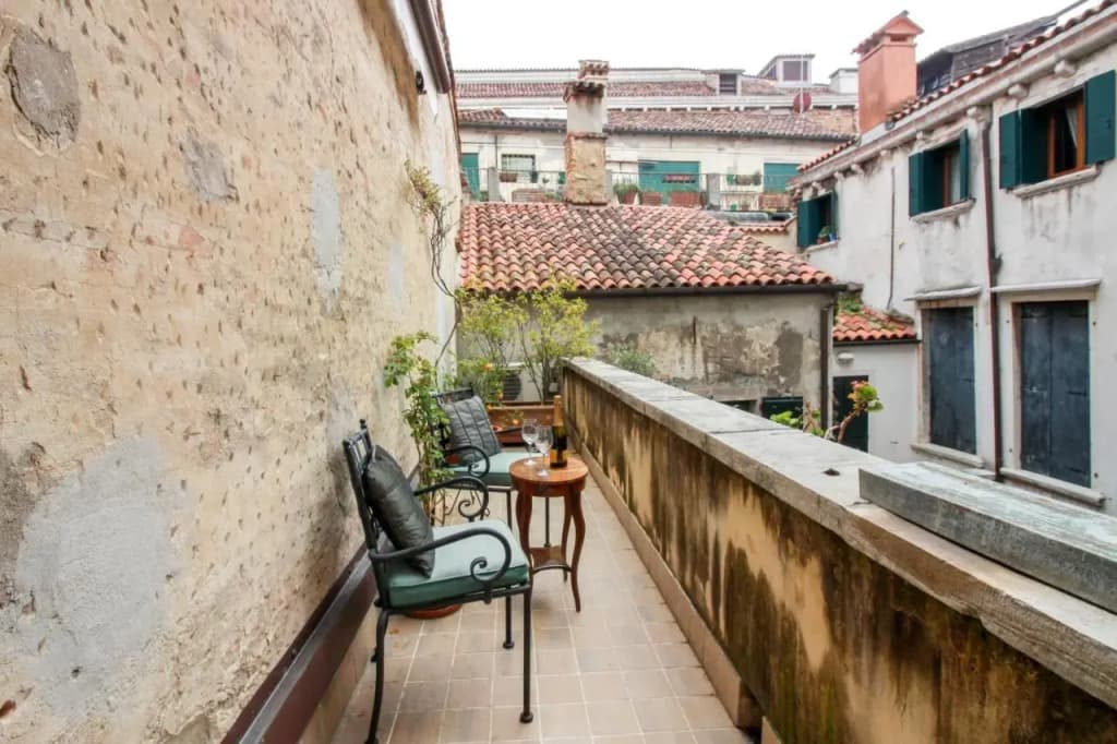 Fortuny3967 Suites & Wine - photo 13