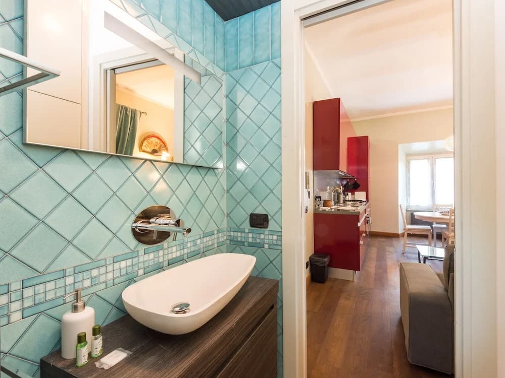 RSH Vatican Large Bright Apartment - photo 26