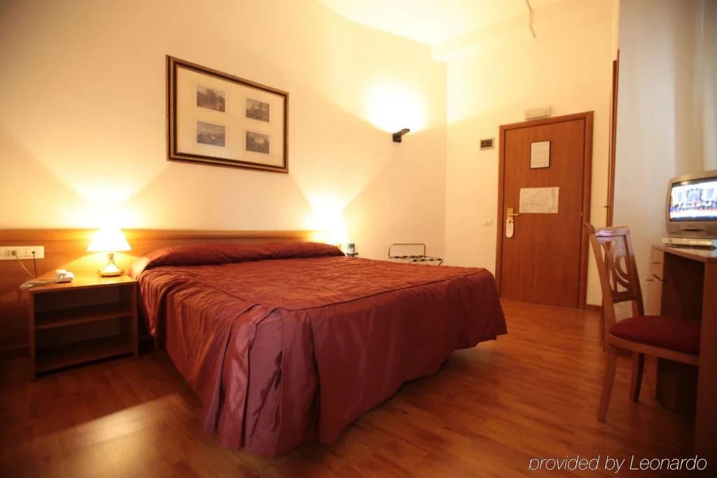 Genius Hotel Downtown - photo 10