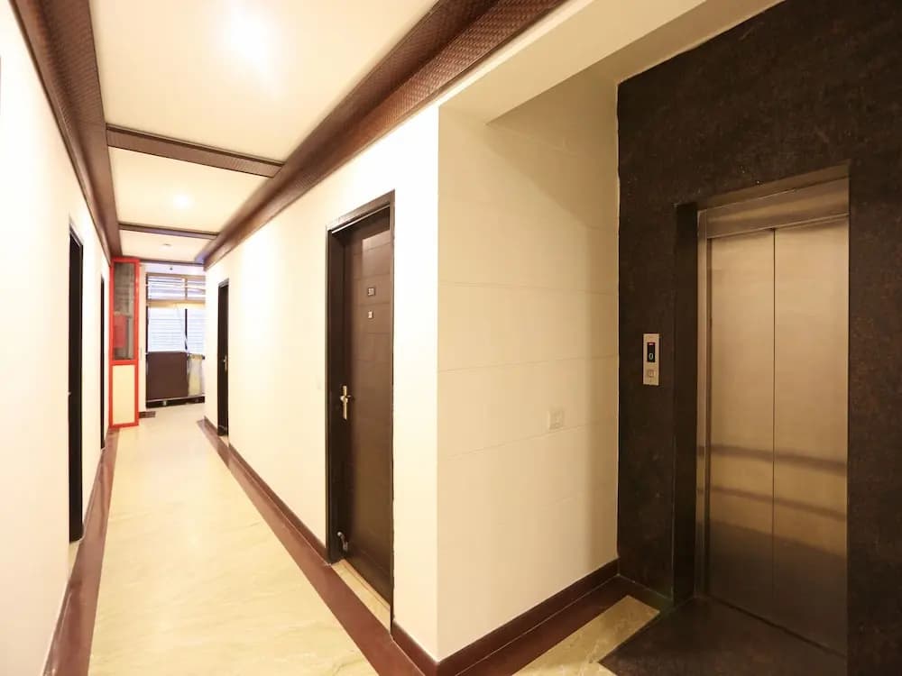 OYO Townhouse 281 Harsh Vihar Near M2K Cinemas Rohini - photo 15
