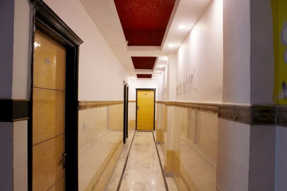 FabHotel Hindustan Deluxe - photo 11
