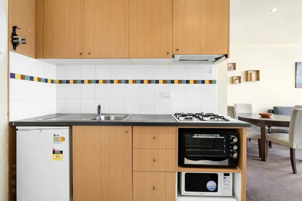ELIZA, 2BDR Melbourne Apartment - photo 14