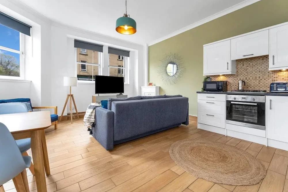 Edinburgh City Centre 2BR Apartment - photo 15