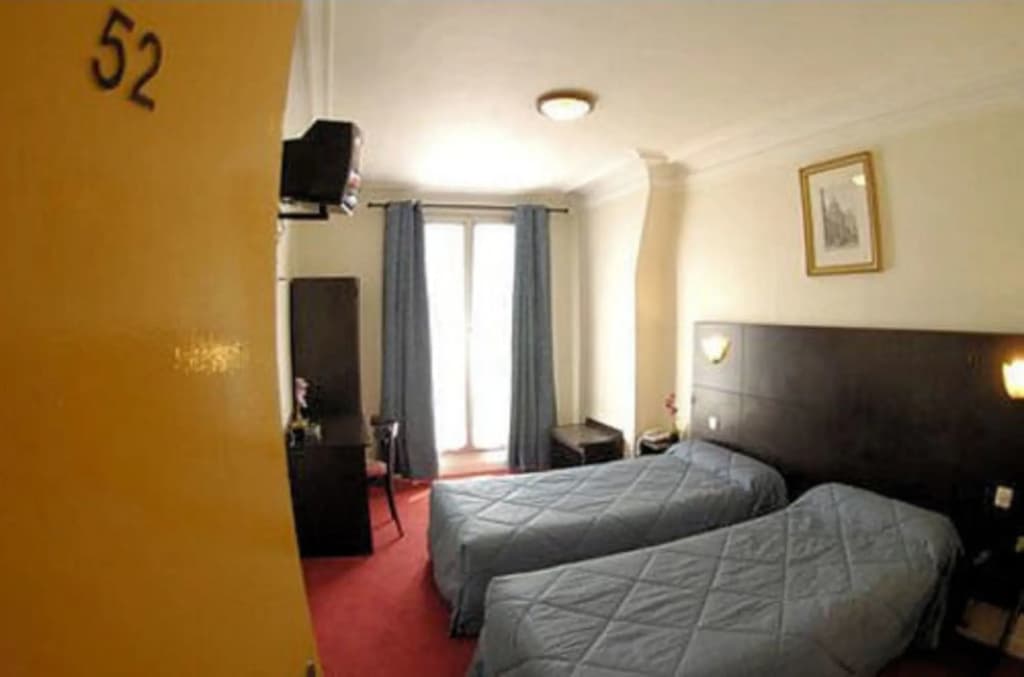 Hotel La Vieille France - photo 2