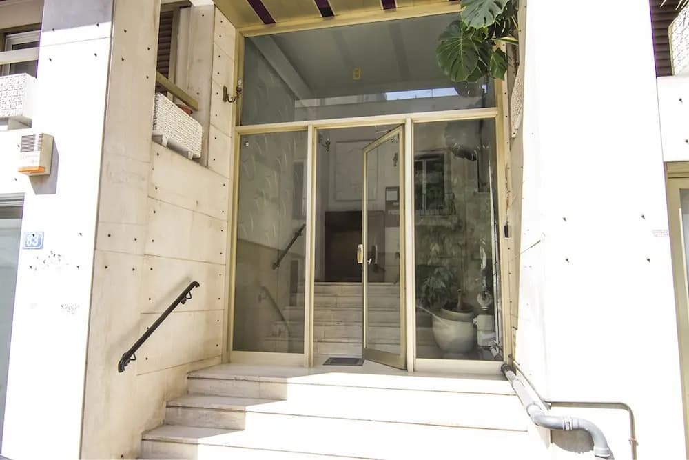 Contemporary Design In Central Athens - photo 12