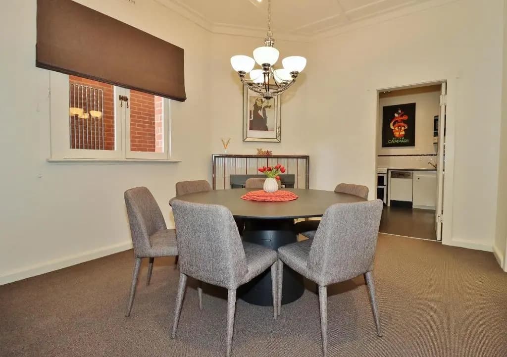 McKenzie House - photo 2