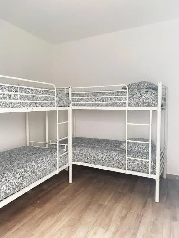 Hostel H8 - photo 1