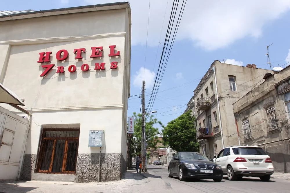 Hotel 7 Rooms - photo 1