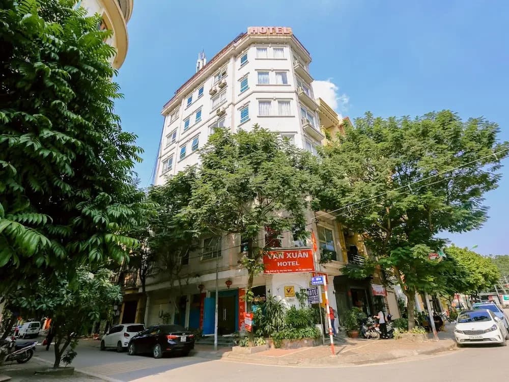 Oyo 437 Van Xuan Hotel - main photo