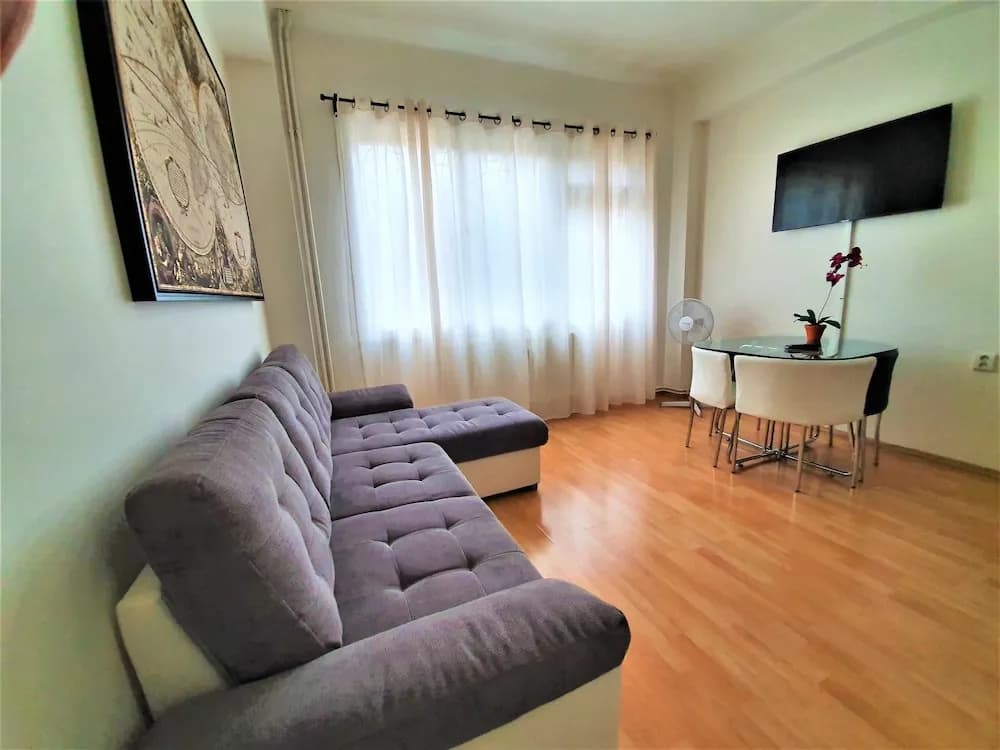 Epstein Apartments - photo 5