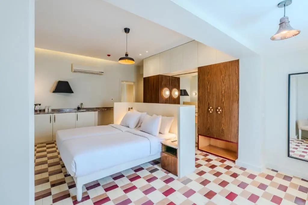 Longchamps Hotel - photo 20