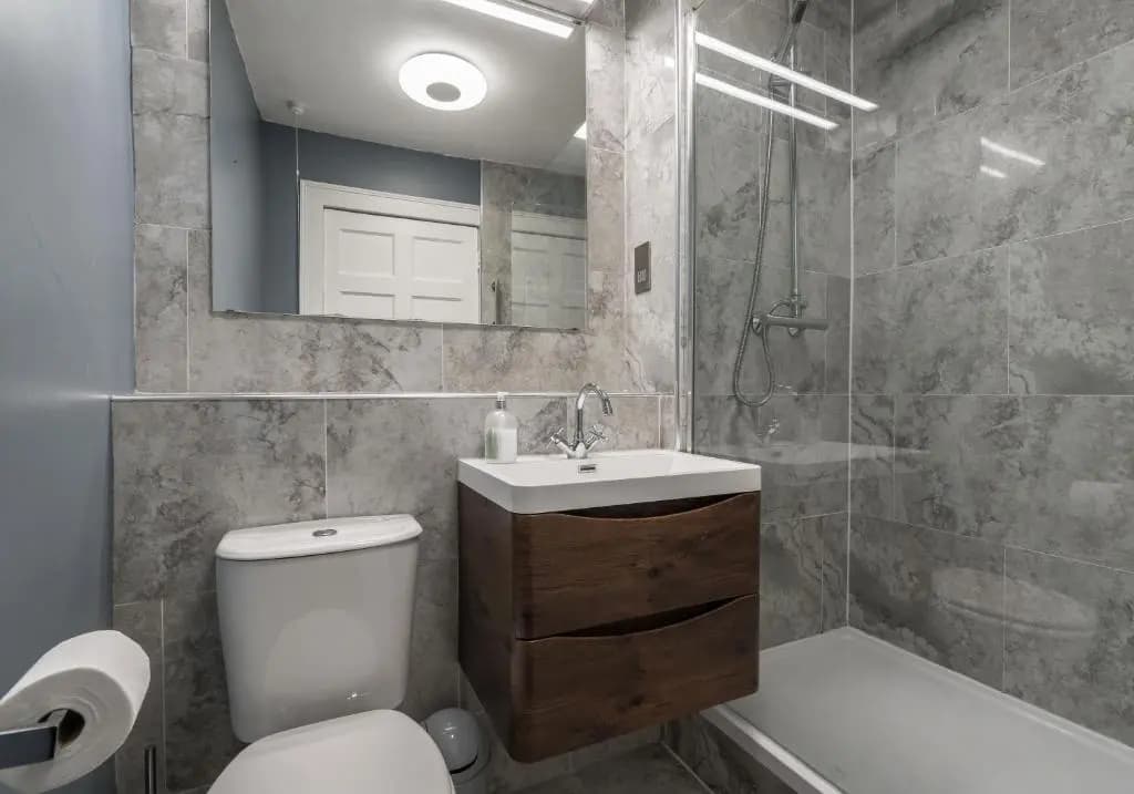The St Patrick Square Residence No. 2 - photo 2