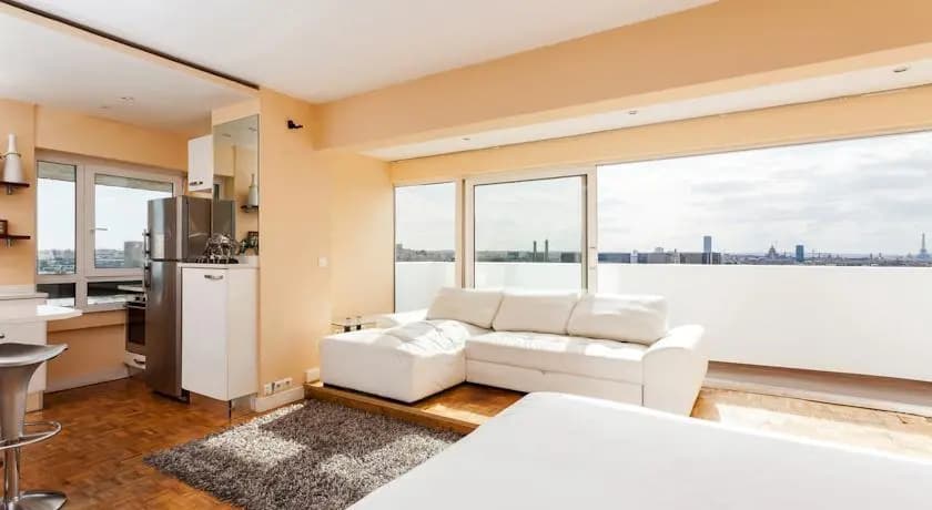 Top Floor 1 Bedroom Apartment Near Gare de Lyon - photo 3