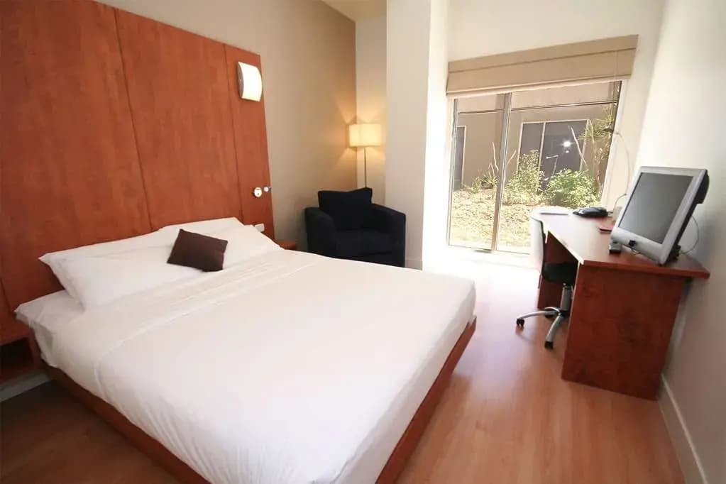 Ramada Encore Hotel Dandenong - photo 1