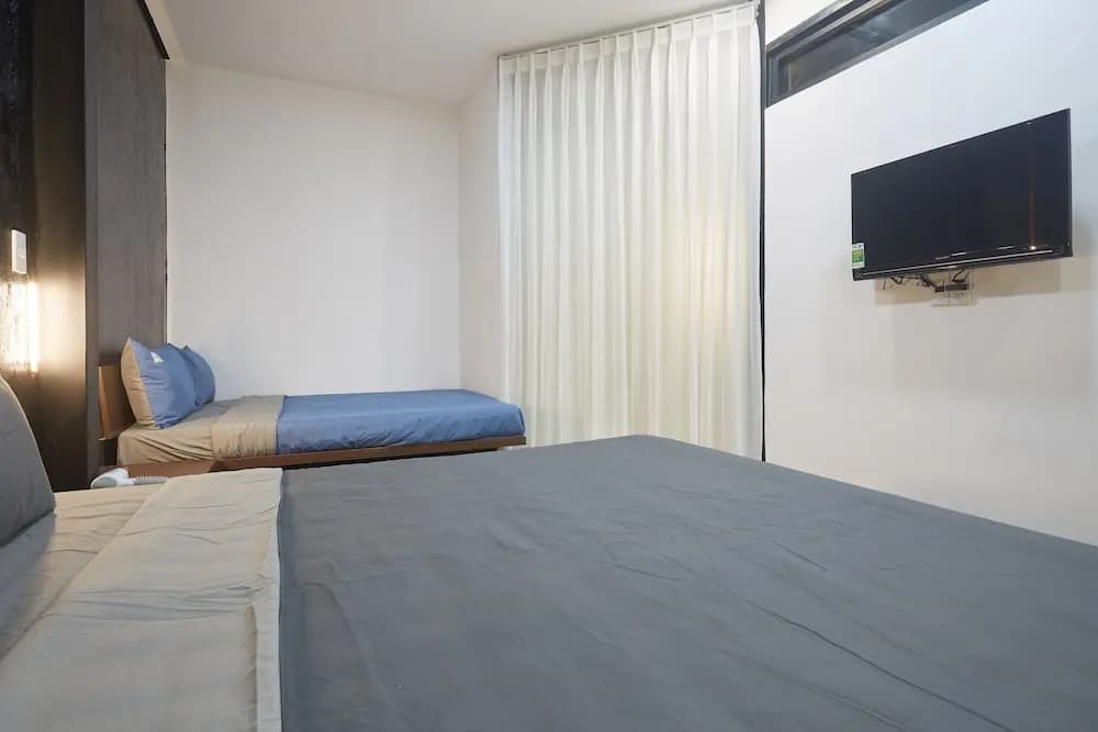 The Garden Capsule Hotel - photo 6