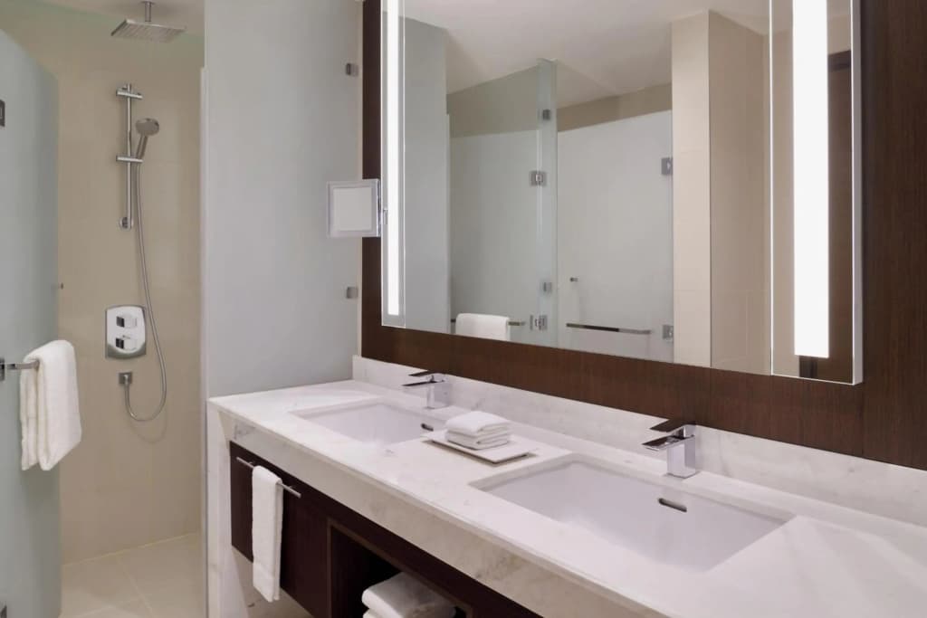 Delta Hotels by Marriott City Center Doha  - photo 7