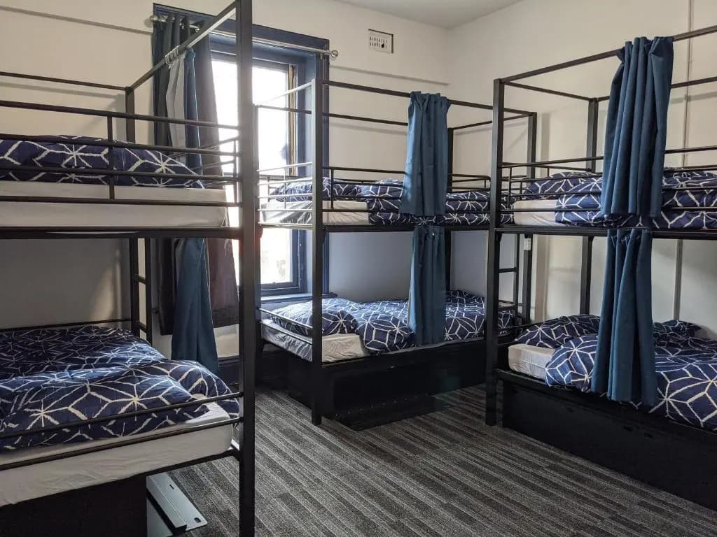 Queen Victoria Hostel - photo 4