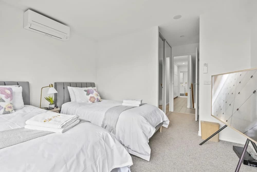 StayAU Modern Townhouse - photo 2